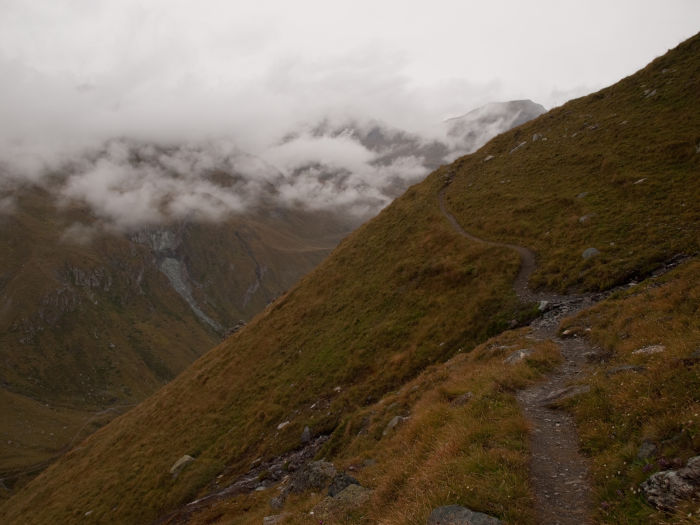 The trail as it contours along the ridge